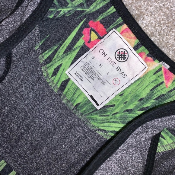 On the Byas Green & Gray tropical tank top sz XL - Picture 9 of 11